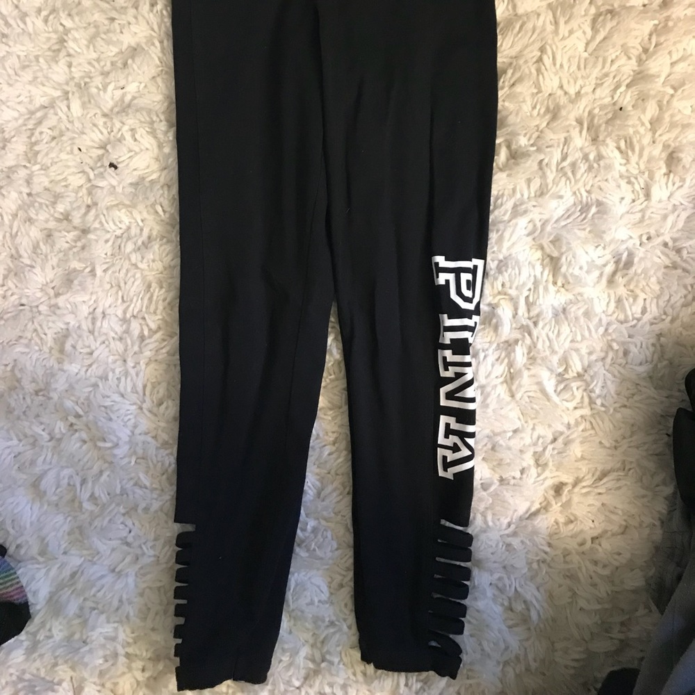 🌸 BARELY WORN VS PINK LEGGINGS 🌸